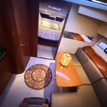 Apartment Boat Paradise